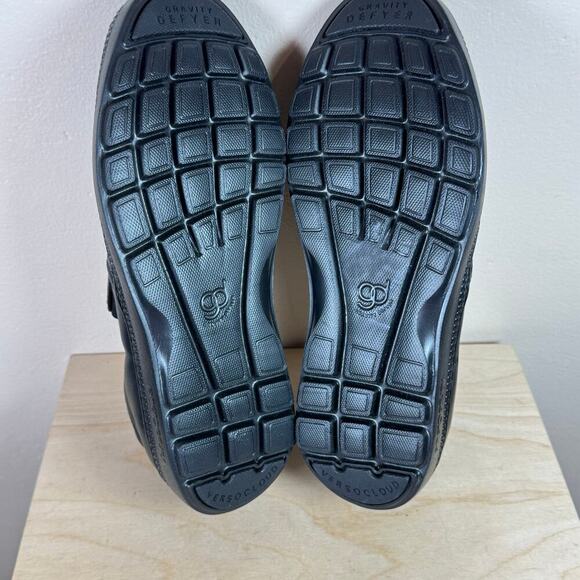 NWOB Gravity Defyer Women's G-Defy Ashanti Flats Loafer Slip On Black Leather 7M - Picture 8 of 9